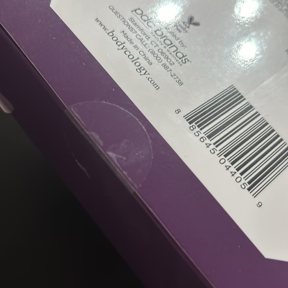 Unopened unused bodycology warm and cozy sock set - Picture 4 of 4